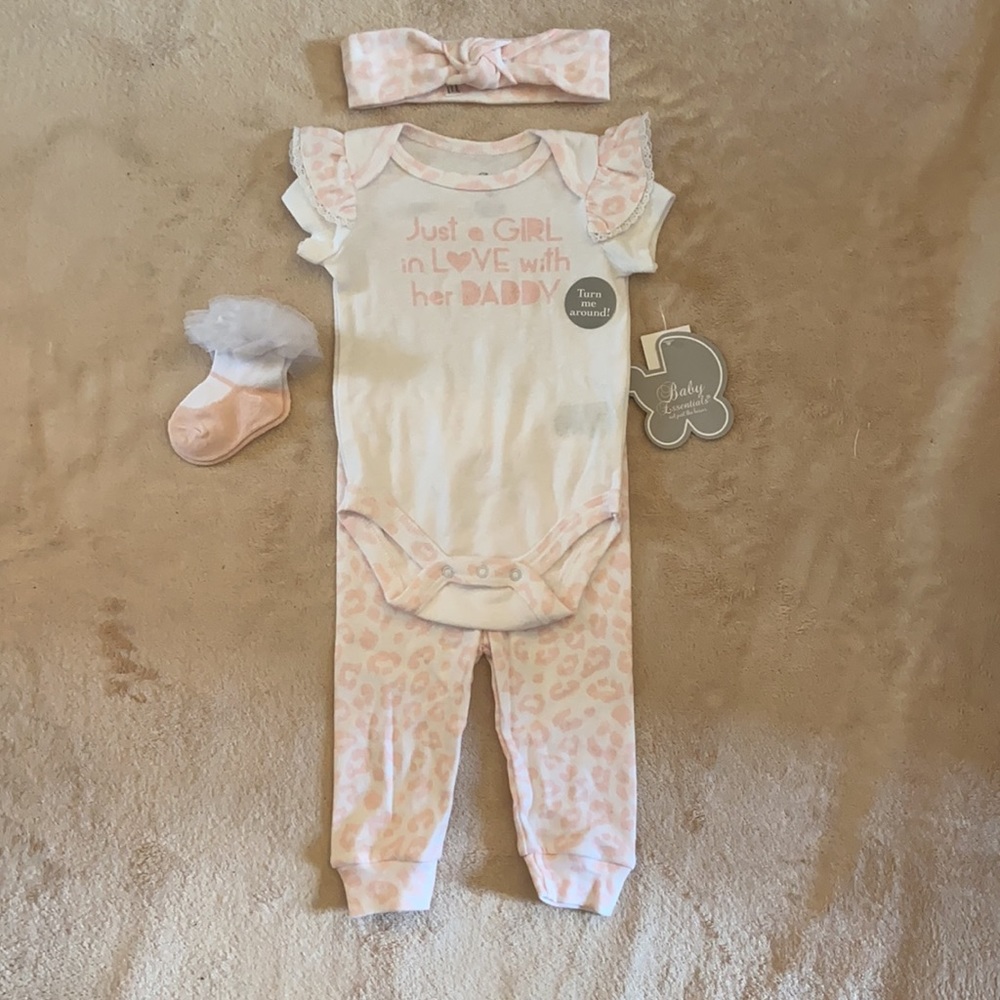 Baby Essentials Baby Girls Outfit Size 6 Months